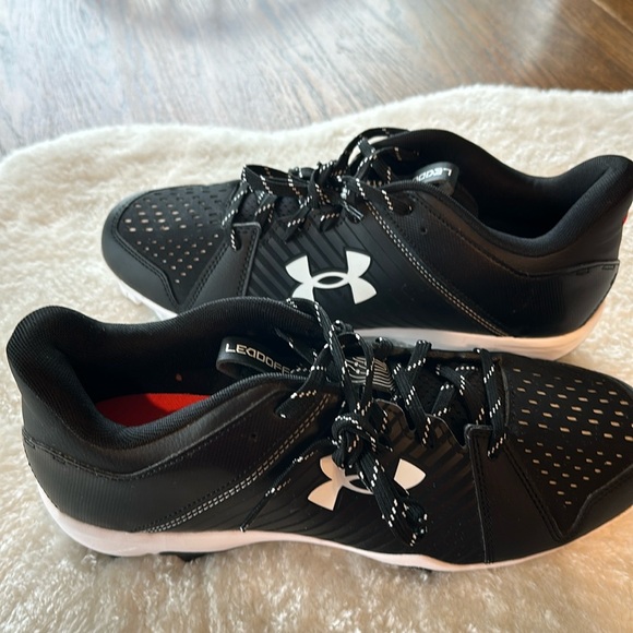 Under armour cleats - Picture 2 of 8